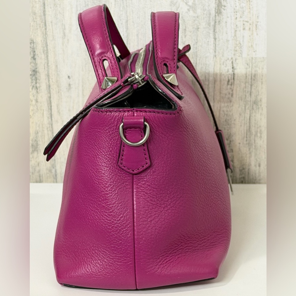 Fendi By The Way Leather Bag - Picture 4 of 13